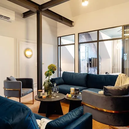 Luxury 5bd - Royal Castle Apartment
